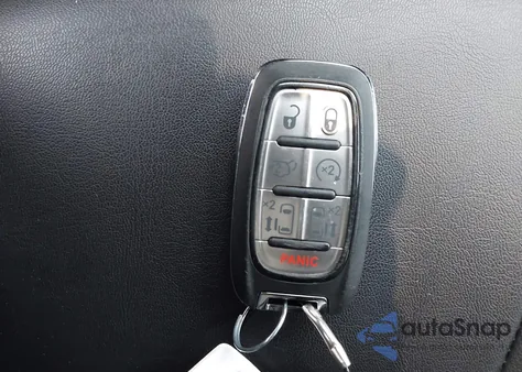 2025 Chrysler Pacifica Select z USA, uszkodzony, nr VIN 2C4RC1BG7SR540422